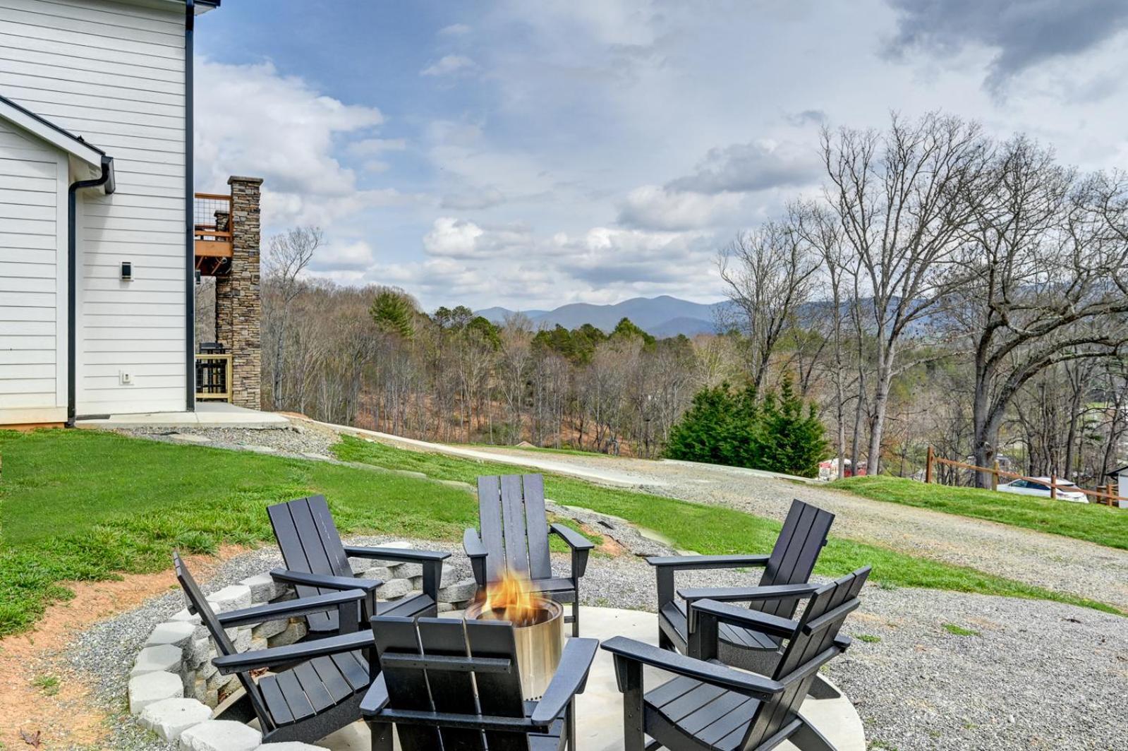Mon Tresor, Modern Mountain Views With Deck Villa Weaverville Buitenkant foto